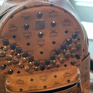 Medium MCM bag